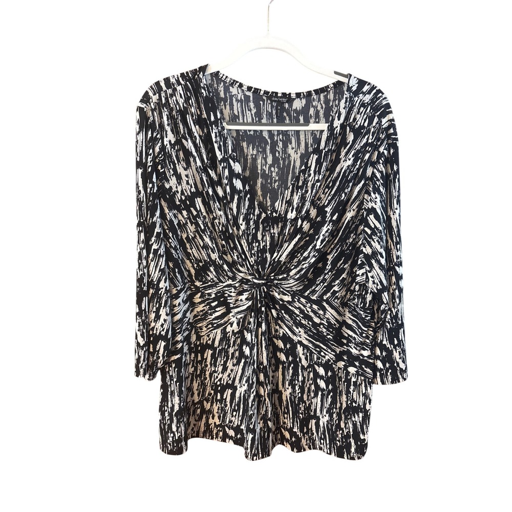 Daisy Fuentes 2X Black White Abstract Twist Front V-Neck Tunic Top 3/4 Sleeve